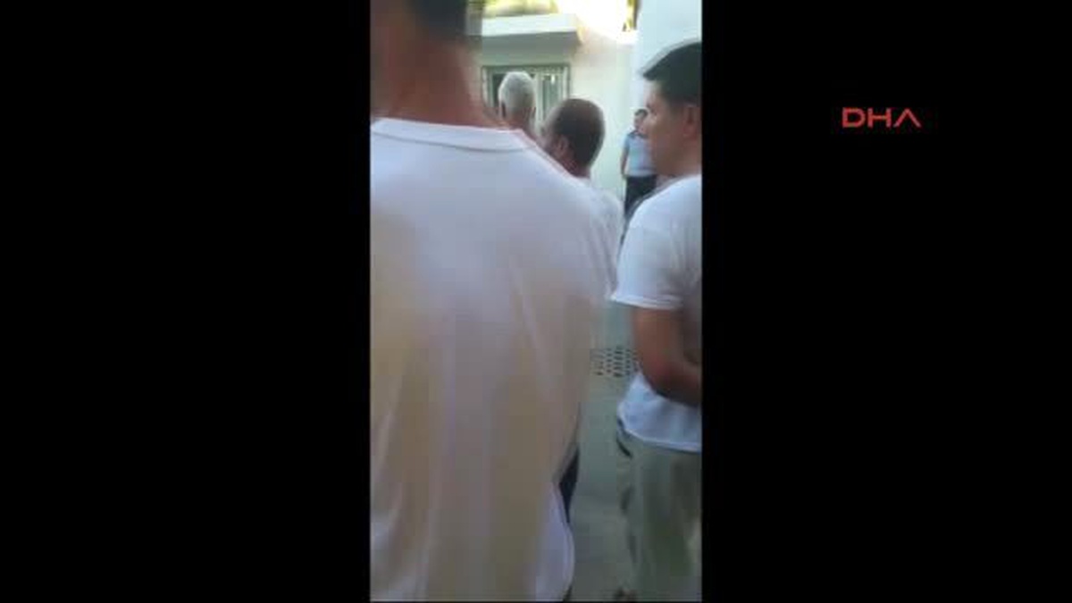 İzmir Gürültü Yapan Suriyelileri Uyaran Baba-oğul Bıçaklandı