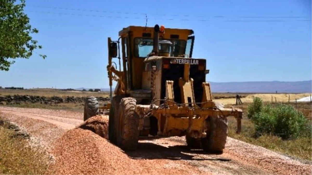 Kırsal Mahalle Yollarında Asfalt Çalışması Sürüyor