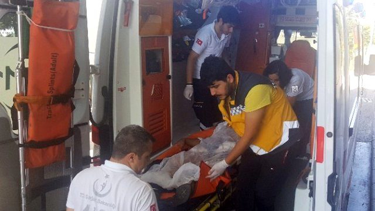 Kocaeli\'de Arkadaşlar Arasındaki Tartışma Kanlı Bitti: 1 Yaralı