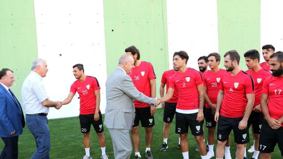 Manisa Büyükşehir Belediyespor Sahaya İndi