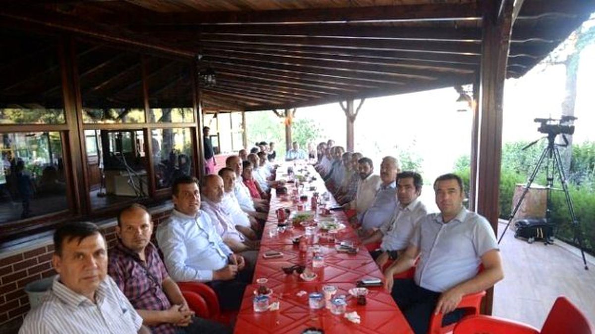 Meclis Bitti, Hep Birlikte Parka Gidildi