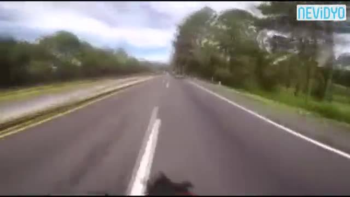 Motorcuya "Haddini Bildirmeye" Çalışırken...