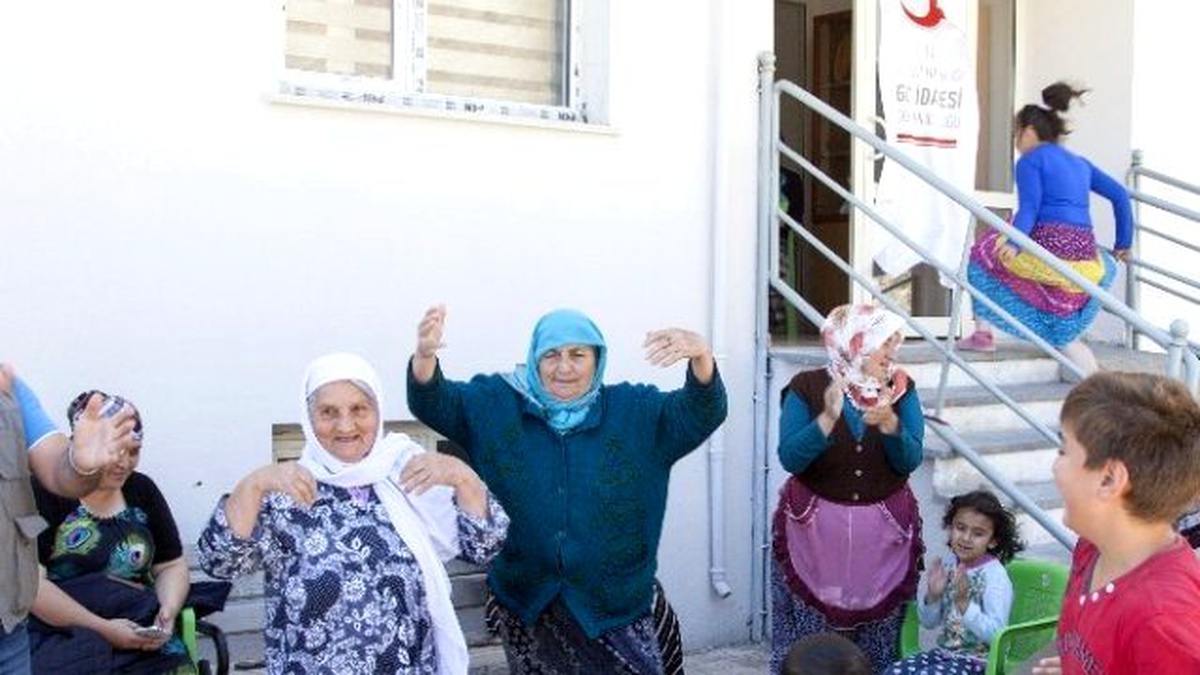 Ahıskalı Ninelerin Vatandaşlık Sevinci
