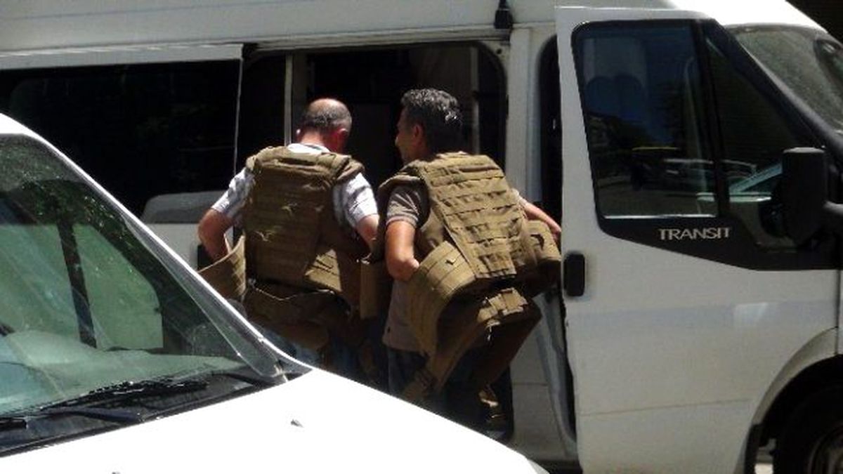Polisin Vurulduğu Yere Bomba İmha Ekibi Sevk Edildi
