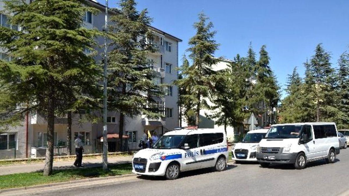 Psikiyatri Uzmanı, Karnına Ateş Ederek İntihar Etti