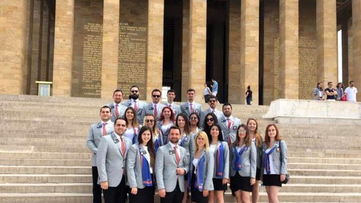 Rotaractlardan Ataya Anlamlı Ziyaret