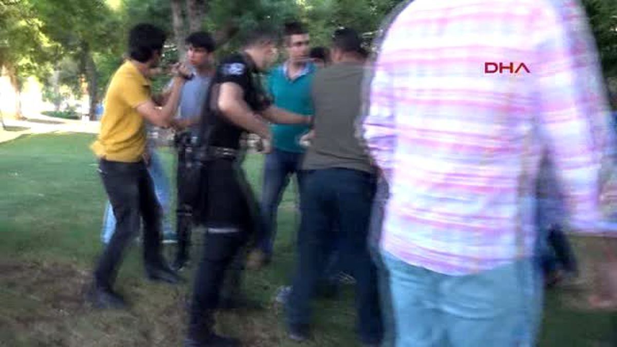 Şanlıurfa'da CHP'li Vekillere Yumurtalı Protesto