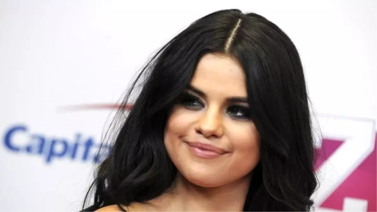 Selena Gomez, Paylaştığı Fotoğrafla Beğeni Rekoru Kırdı