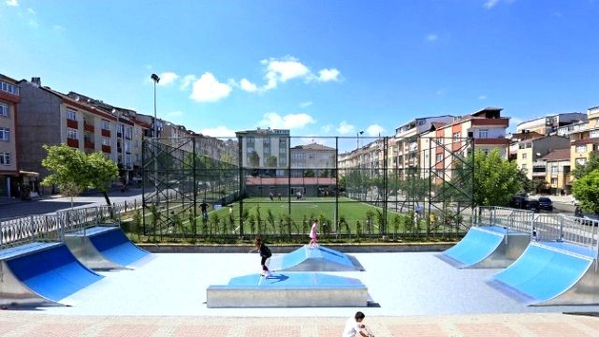 Sultangazi\'de Parklar Yenilendi