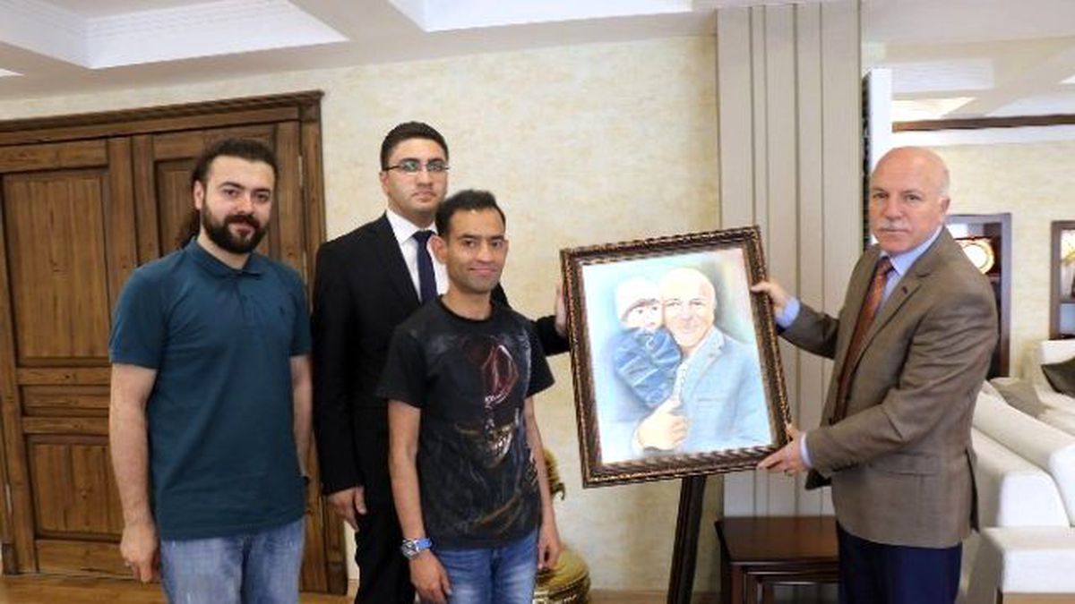 Yakutiye Ak Gençlik\'ten, Başkan Sekmen\'e Teşekkür Ziyareti