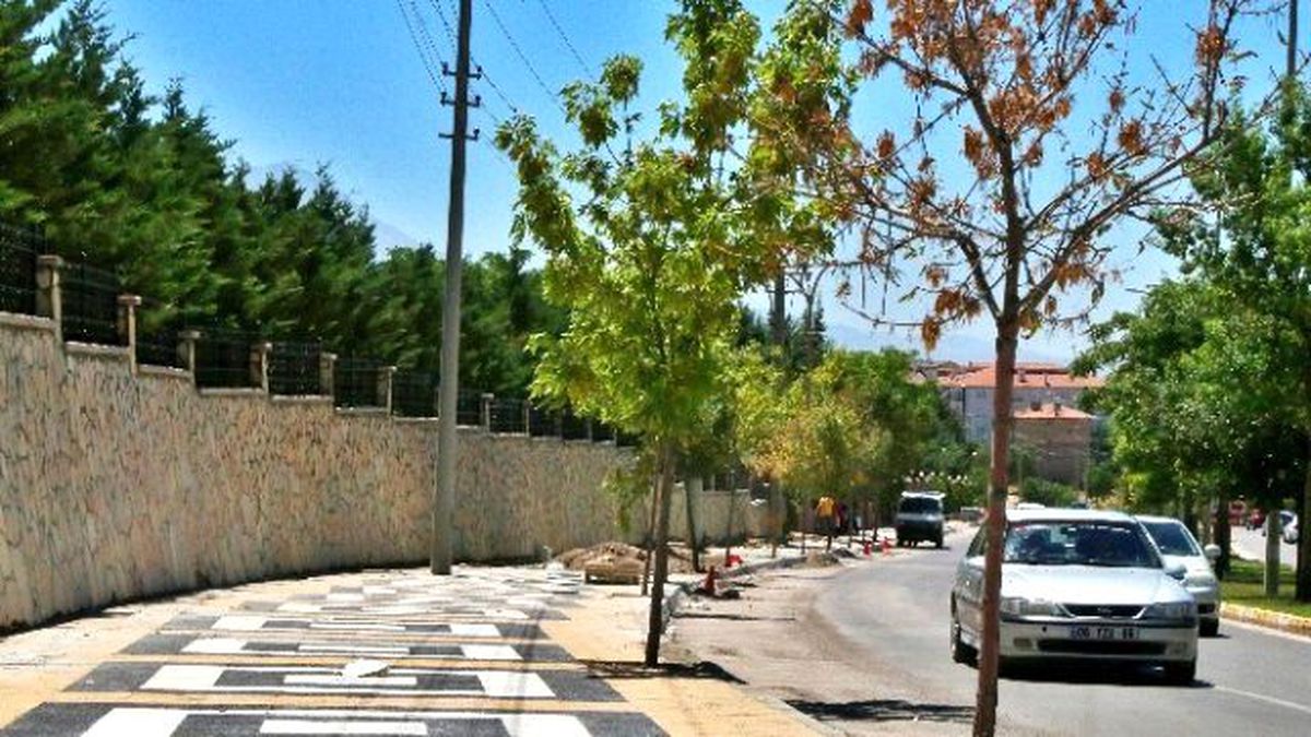Aksaray\'a Geniş ve Modern Kaldırımlar Yapılıyor