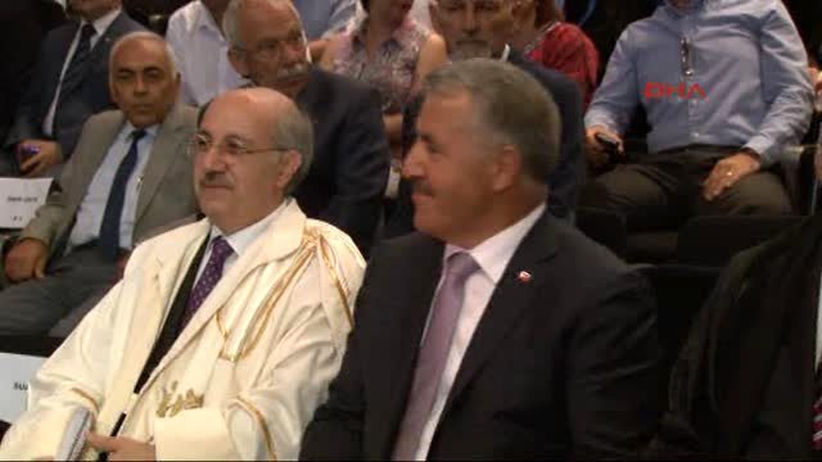 Bakan Arslan, Mezunu Olduğu Fakültenin Mezuniyet Törenine Katıldı