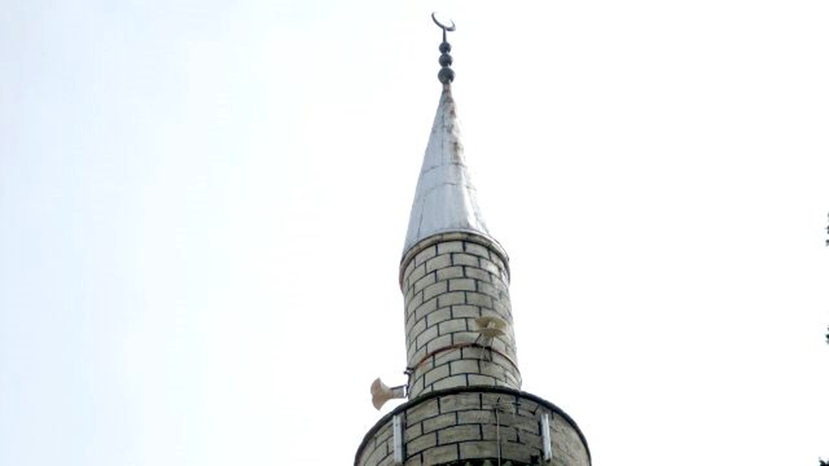 Camilerin Minareleri ve Alemleri Yenilendi