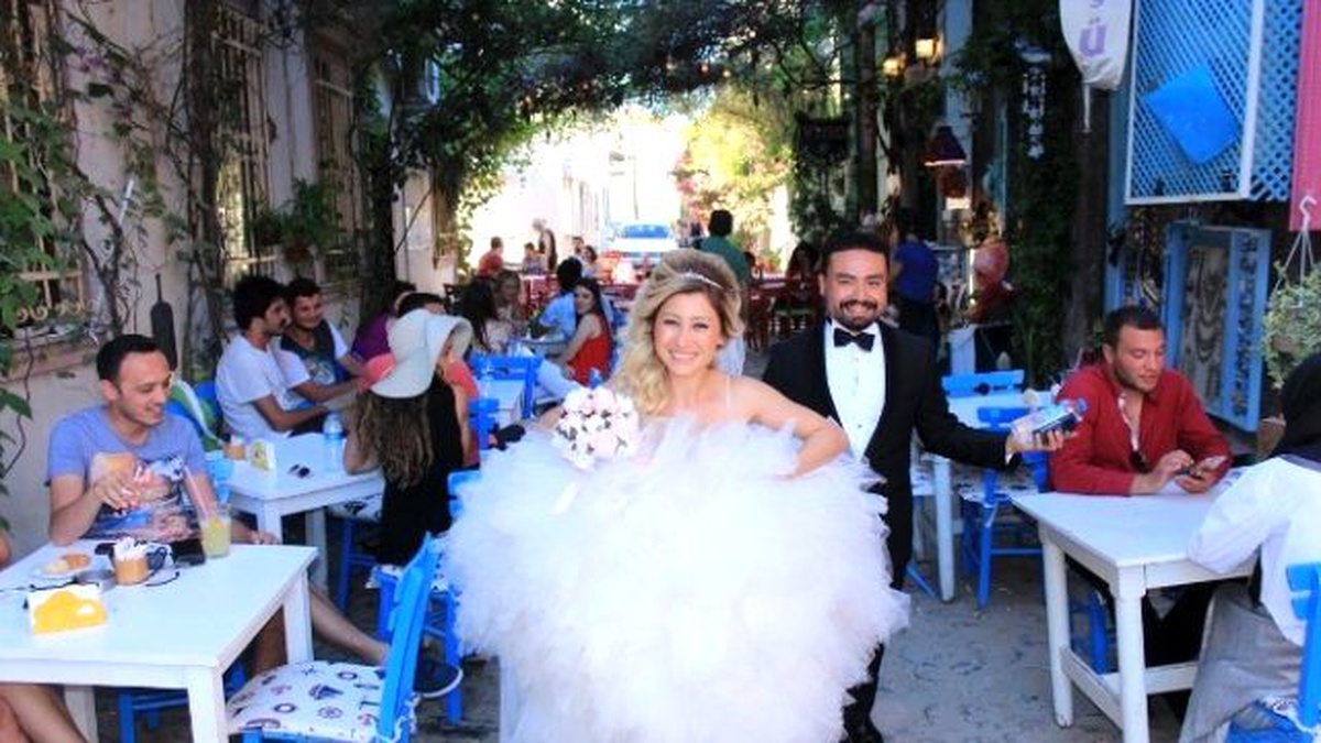 Cunda Adası Yeni Evlilere Fotoğraf Çekim Mekanı Oldu