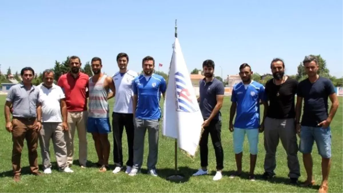 Didim Belediyespor 5 Futbolcuya İmza Attırdı