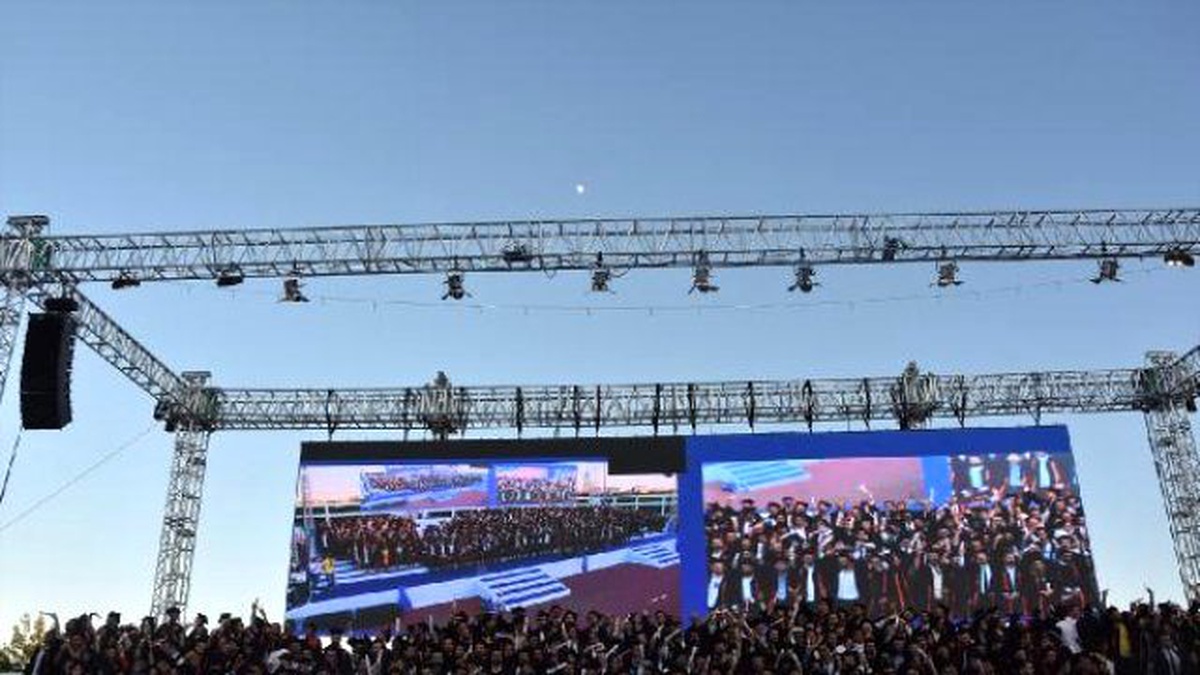 İTÜ 2015-2016 Lisans Mezuniyet Töreni Gerçekleştirildi