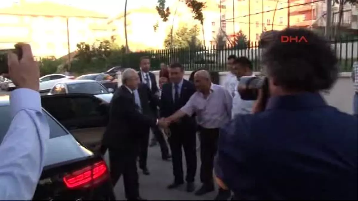 Kılıçdaroğlu, Şehit Astsubay Üstçavuş Erhan Yıldırım\'ın Ailesine Taziye Ziyaretinde Bulundu