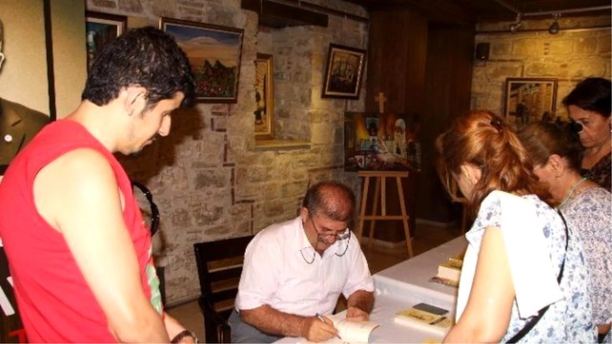 Kuşadası Kent Konseyi Başkanı İsmail Tezgel, Okurlarıyla Buluştu