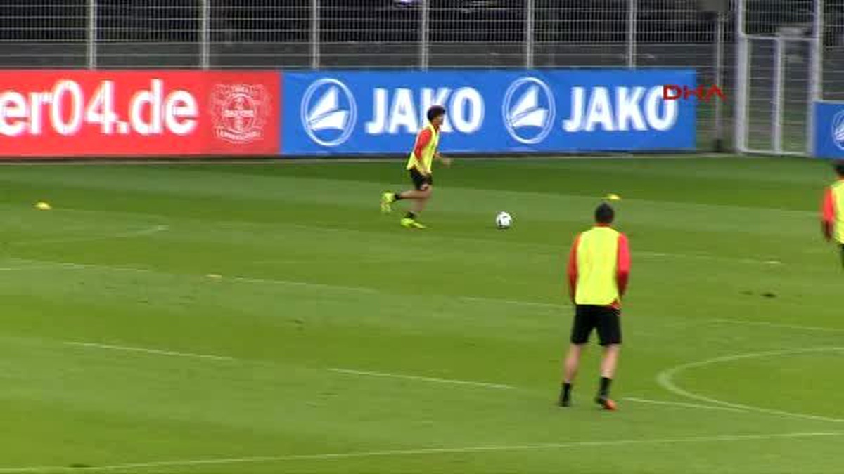 Leverkusen, Ömer Toprak\'ın Kararını Bekliyor