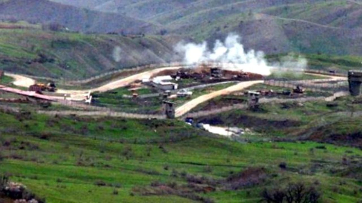 PKK\'lı Teröristler Derecik\'te Askeri Üs Bölgelere Saldırdı