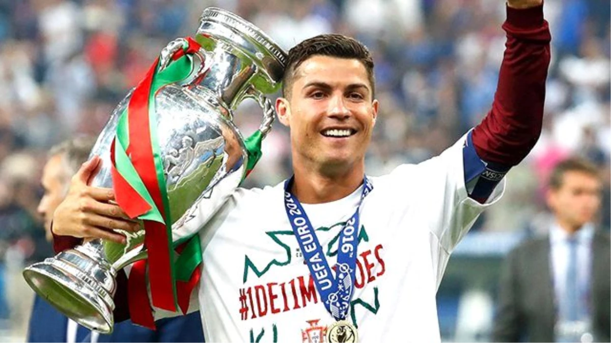 Ronaldo, Bu Yıl En Çok Kazanan Futbolcu Oldu