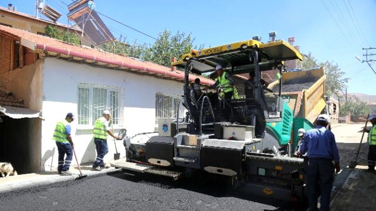 Selçuklu Mahallesinde Kaldırım ve Asfalt Çalışması Yapıldı