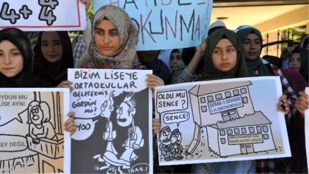 Sivas\'ta Okulların Birleştirilmesi Kararı Protesto Edildi