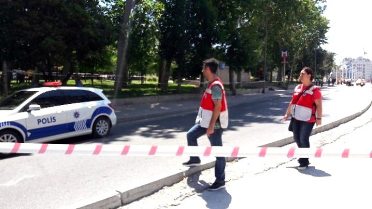 Taksim Metrosunda Şüpheli Çanta Alarmı