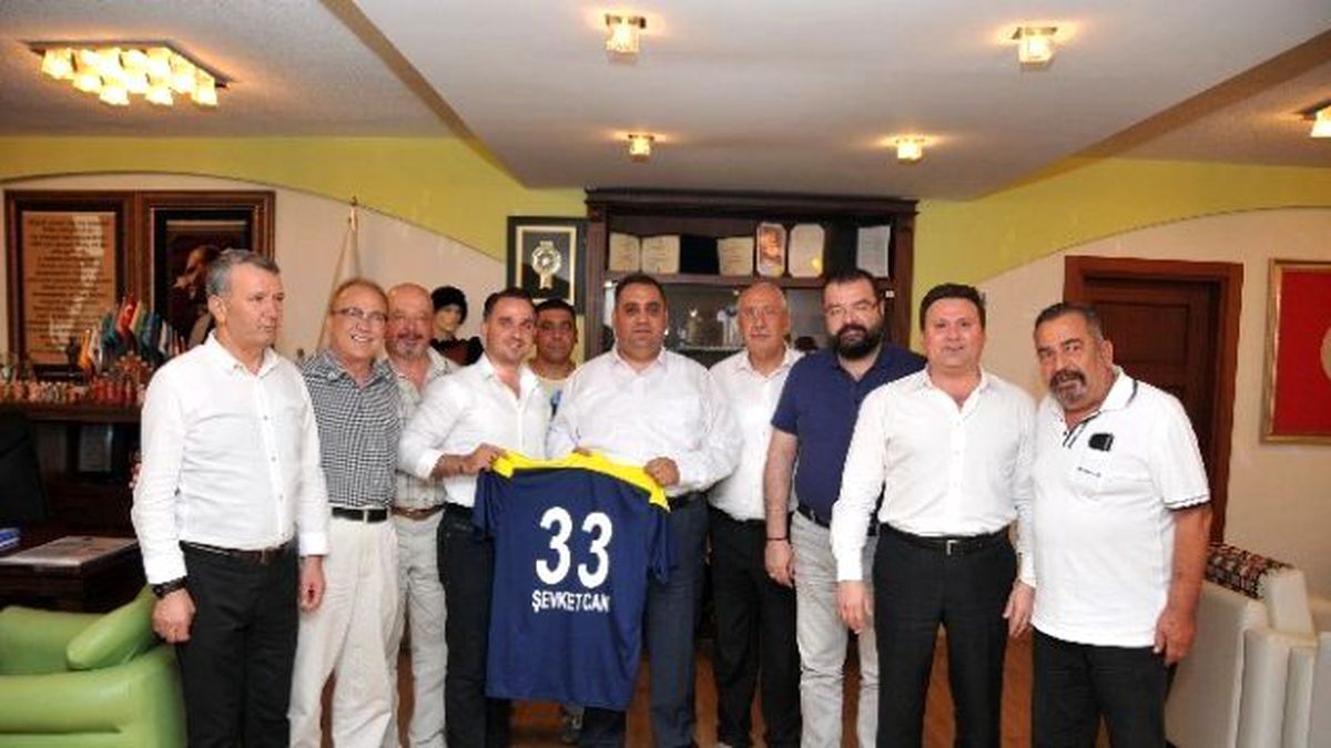 Tarsus İdman Yurdu Yönetiminden Başkan Can\'a Ziyaret