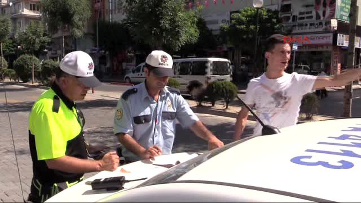 Uşak Yaşlılara Kötü Muamele Eden Yandı