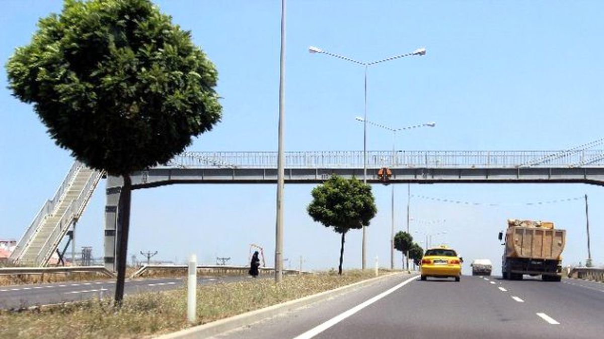 Üst Geçit mi Süs Geçit Mi?