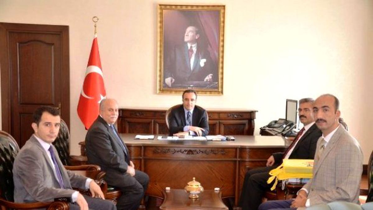Vali Çataklı, PTT Heyetini Kabul Etti