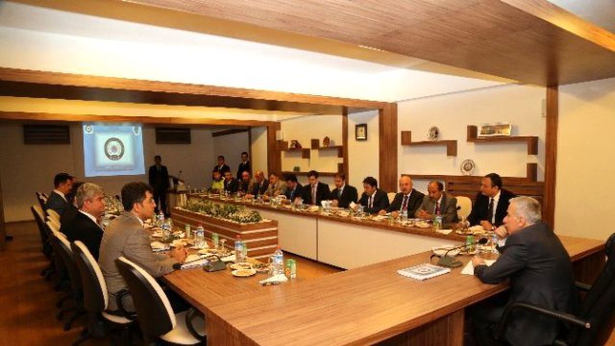Vali Kamçı\'dan Emniyet Müdürlüğü\'ne Ziyaret