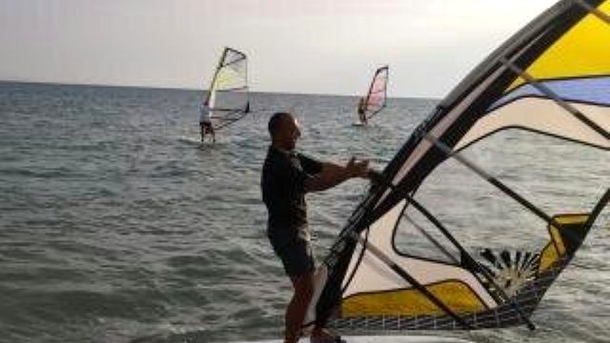 Windsurf Kursu\'na Yoğun İlgi