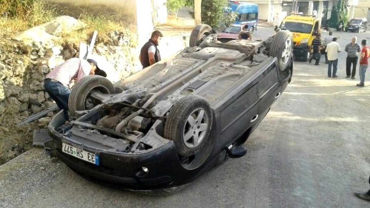 Adıyaman\'da Otomobil Takla Attı: 5 Yaralı