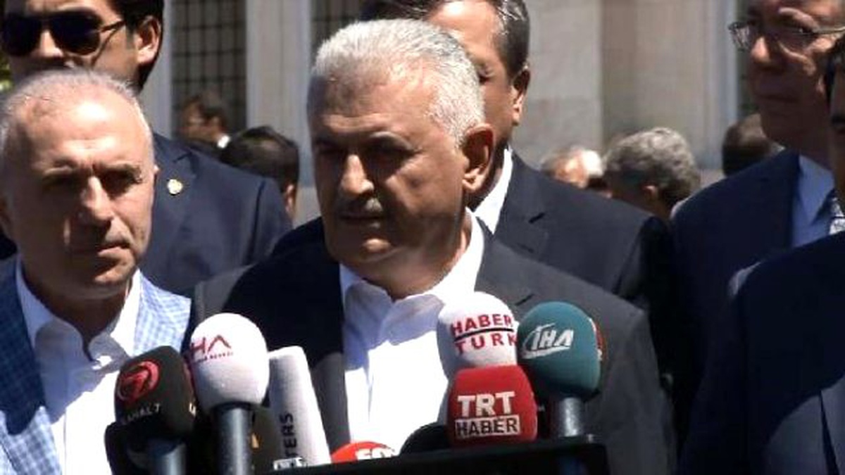 Başbakan Binali Yıldırım: Bayraklarımızı Yarıya İndiriyoruz (1)