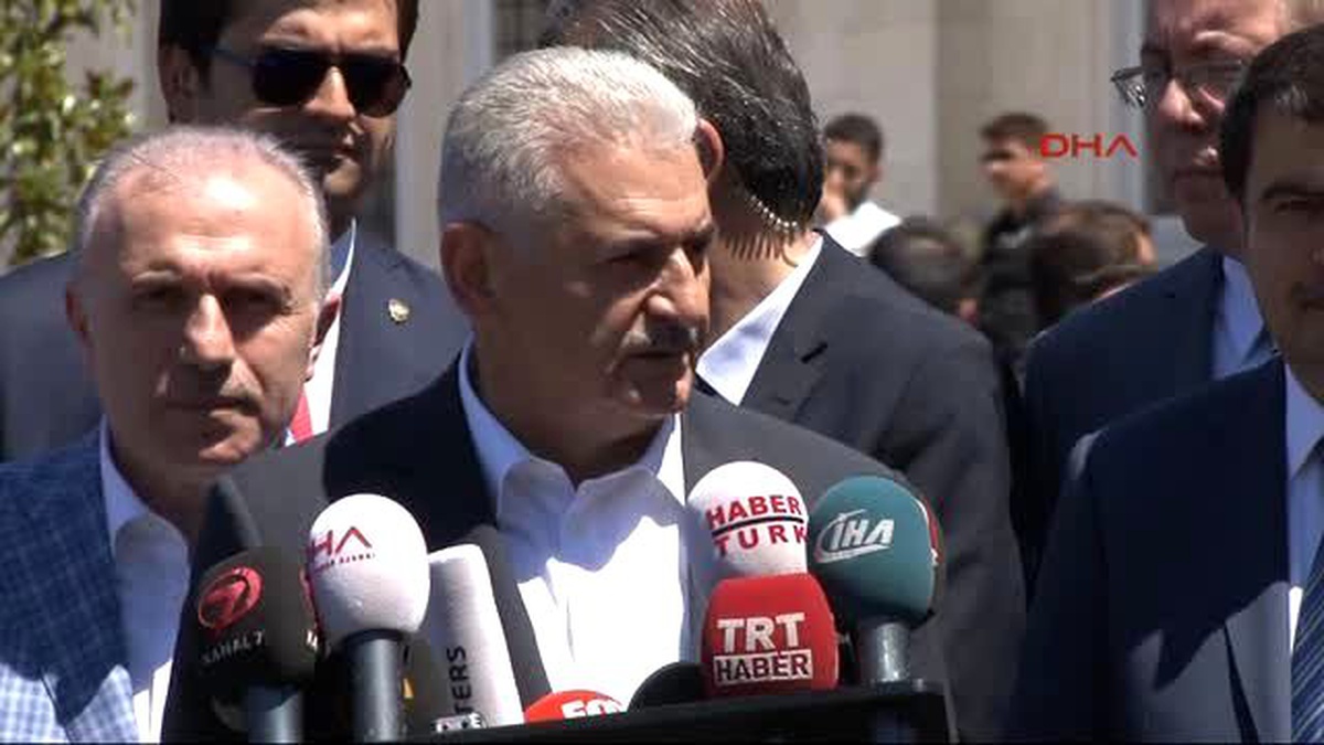 Başbakan Binali Yıldırım Bayraklarımızı Yarıya İndiriyoruz