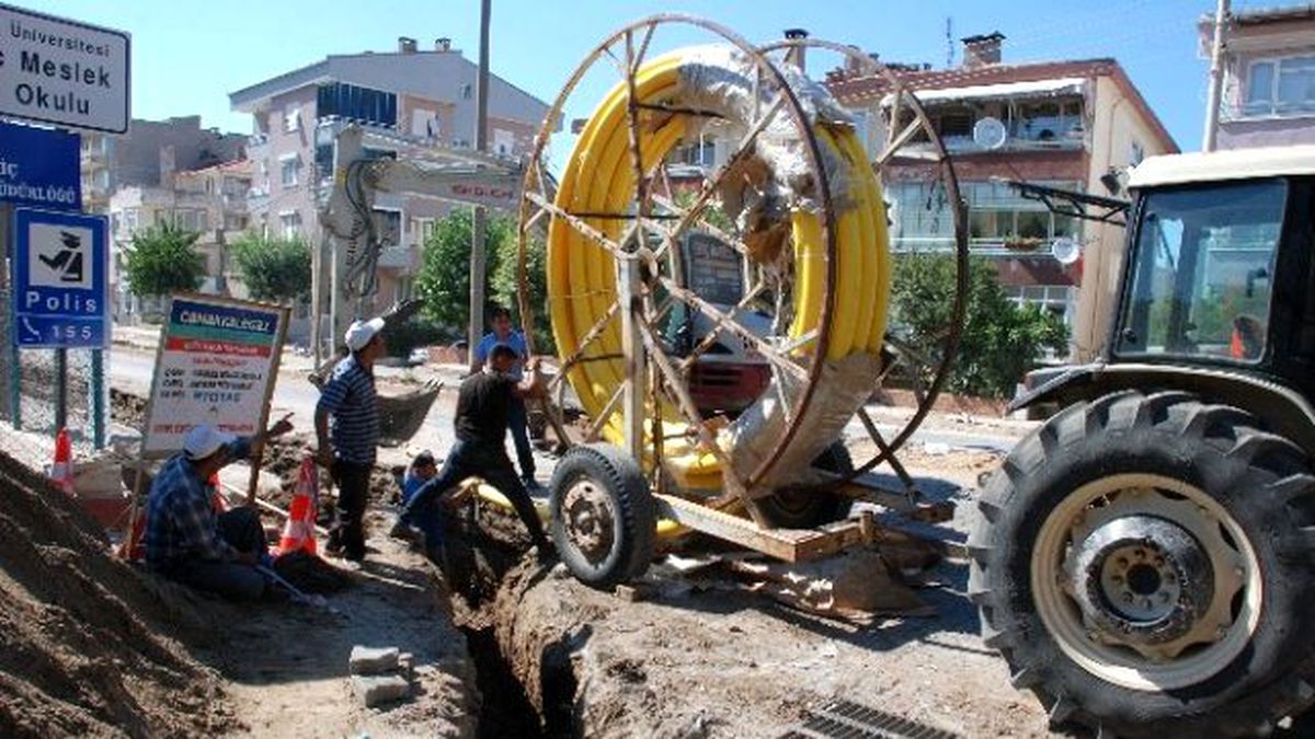 Bayramiç\'te Doğalgaz Hat Çekme Çalışmaları