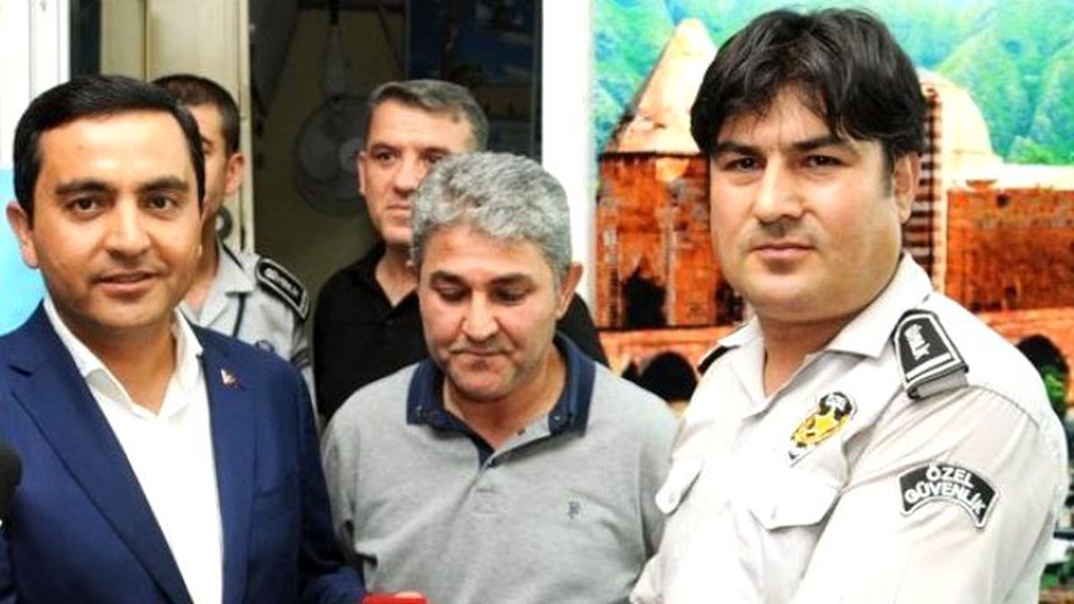 Belediye Başkanından Soygun Girişimini Önleyen Güvenlik Görevlisine Ödül