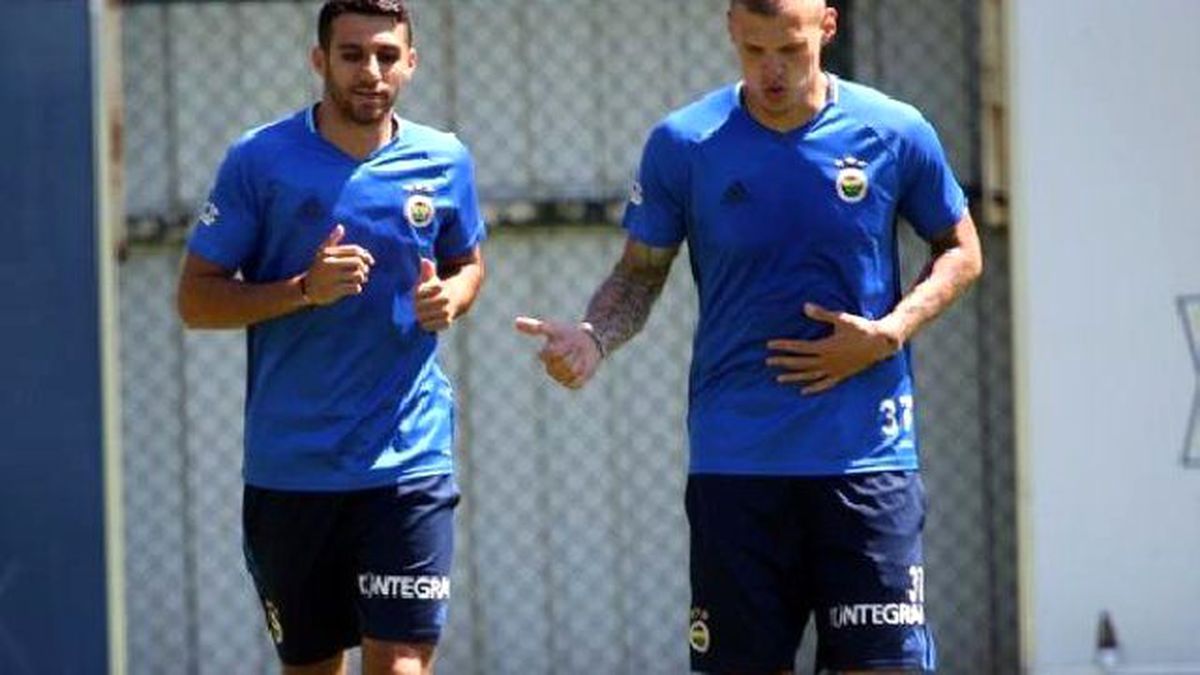 Fenerbahçe\'nin Yeni Transferleri Antrenmanda