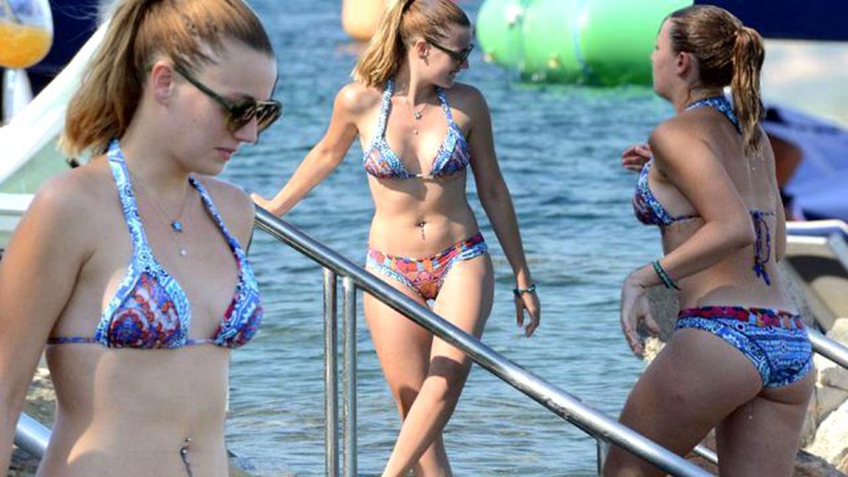 Gizem Karaca, Annesinin Göz Hapsinde