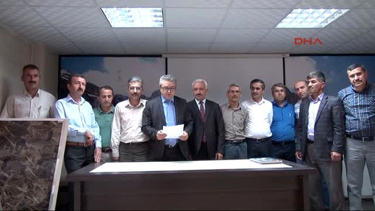 Hakkari\'nin İl Merkezinin Yüksekova\'ya Tanışmasına Muhtarlardan Tepki