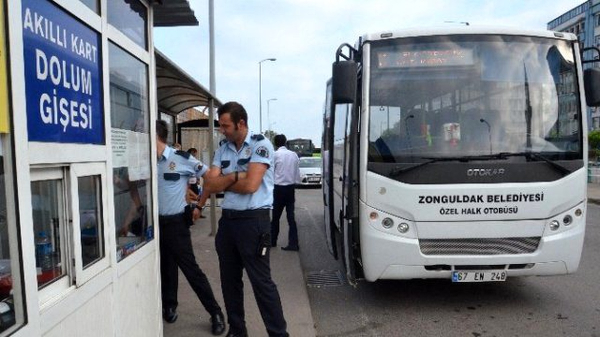 Halk Otobüslerine ve Bilet Gişesine Giren Hırsızlar Bin Lirayla Kayıplara Karıştı