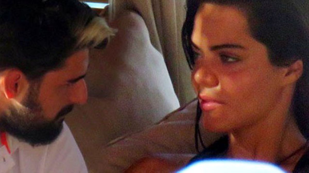 İdo Tatlıses, Hilal Altınbilek İle Loca Keyfi Yaptı