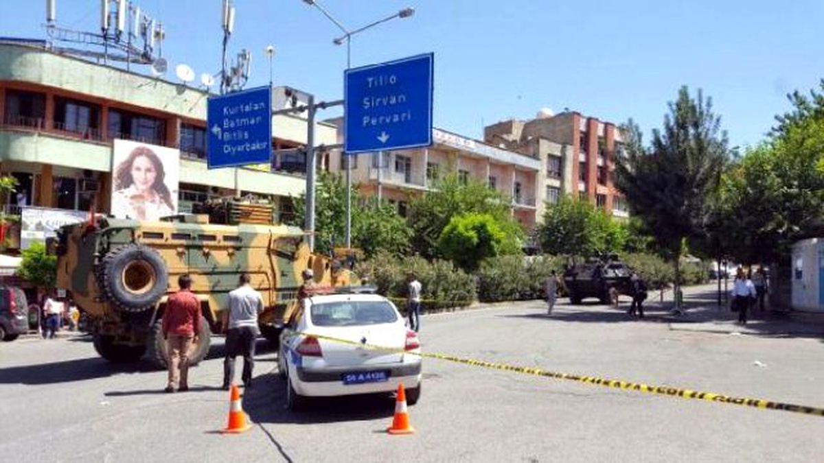 Pkk, Karakol ve Üs Bölgesine Saldırdı: Anne ile Oğlu Yaralı (2)
