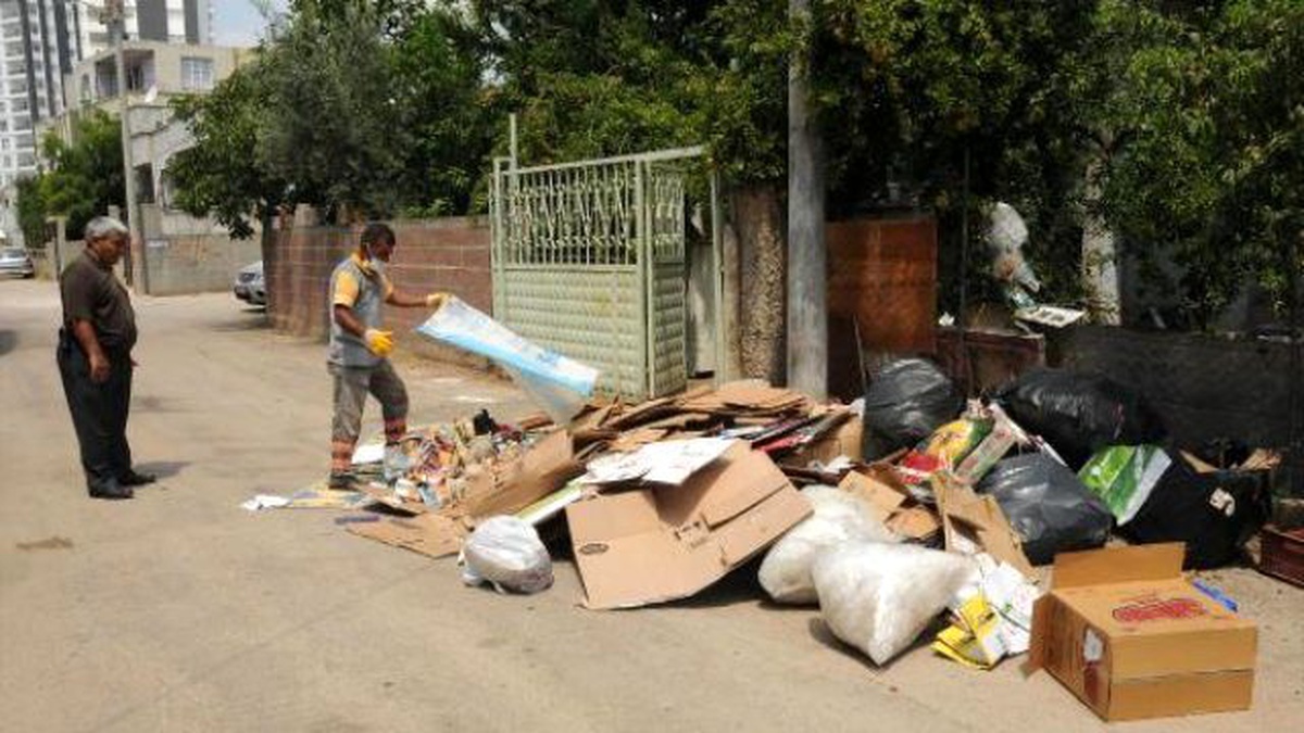Şizofreni Hastasının Evinde 1 Kamyon Çöp Çıktı