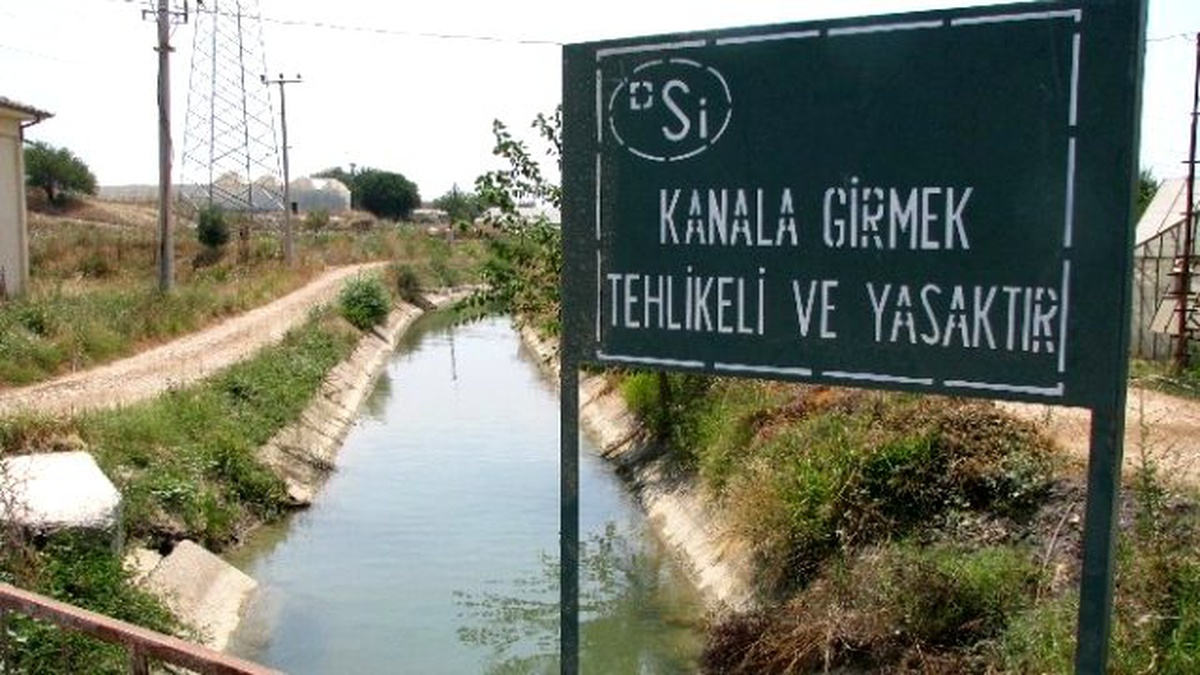 Sulama Kanallarına 250 Adet Uyarı Levhası Dikildi