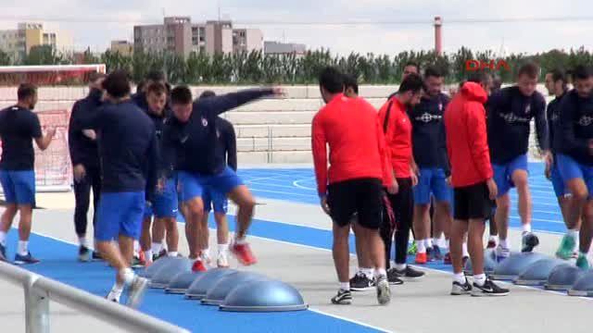 Trabzonspor\'un Sabah Antrenmanında Gerginlik