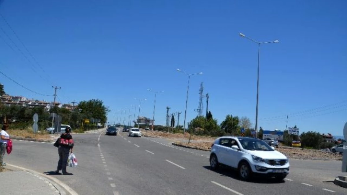 Trafik Işığı Olmayan Kavşak, Tehlike Saçıyor