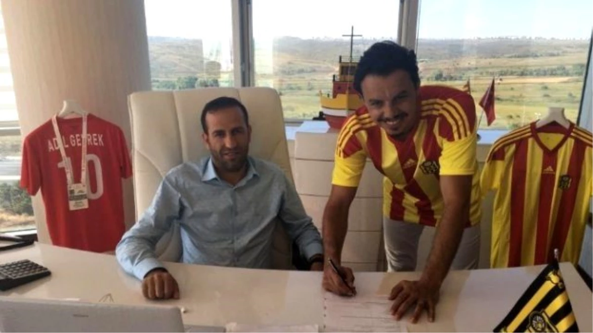 Yeni Malatyaspor\'da Ahmet Burak Solakel İmzaladı